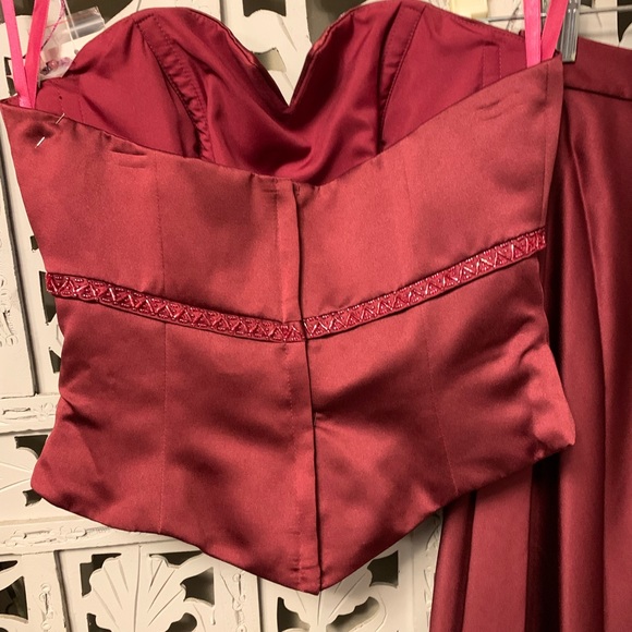 NEW! MORI LEE BURGUNDY RED TOP & SKIRT FORMAL PROM DRESS EVENING GOWN - Picture 10 of 15